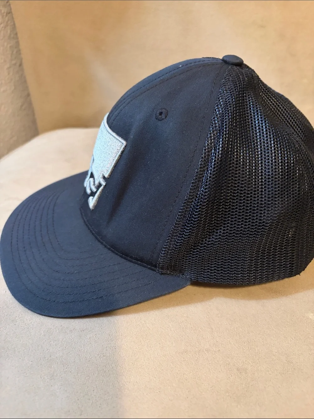 Richardson black trucker